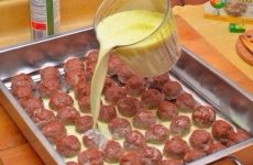 Мясные шарики из говяжьего фарша под сливочным соусом — вкусные и сочные!