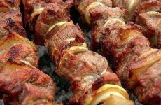 3 самых простых способа приготовления мяса на шашлычки — фантастически мягкое мясо!