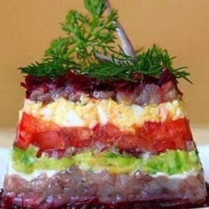 Салат с сельдью, свеклой и авокадо — замечательная альтернатива «селедке под шубой»!