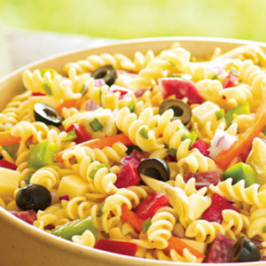 Итальянский салат с макаронами — готовится быстро, а поедается с удовольствием!