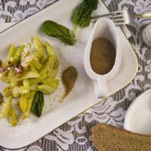 Салат из сельдерея — простой и легкий салатик!