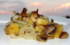 Опята с картофелем «По-деревенски» — вкусное и простое блюдо!