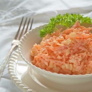 Морковный салат с яйцом — вкусный, яркий и очень лёгкий в приготовлении!