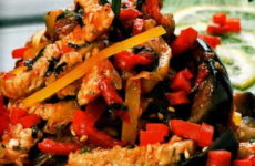 Овощное рагу с курятиной — простое и вкусное летнее блюдо!