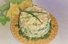 Cалат с сельдью, картофелем и яйцами — очень вкусный и сытный салат!