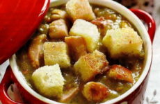 Гороховый суп с курицей — легкий, вкусный и питательный!